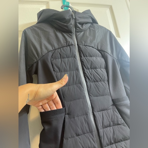 Lululemon Down For It All Jacket Black Wmn Size 2 - Picture 7 of 14